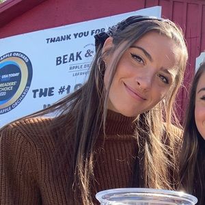 Meet your Posher, Elizabeth